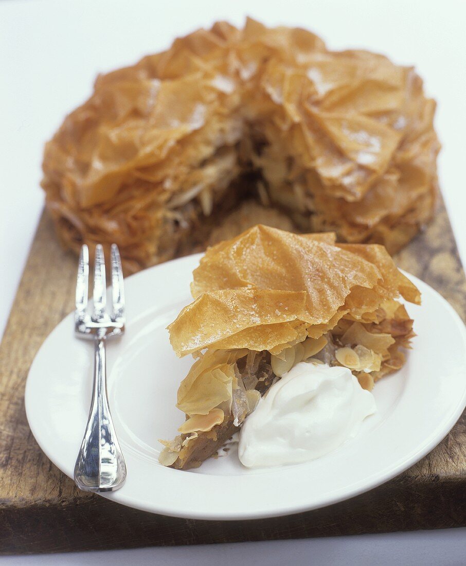 Apfelkuchen mit Sahne