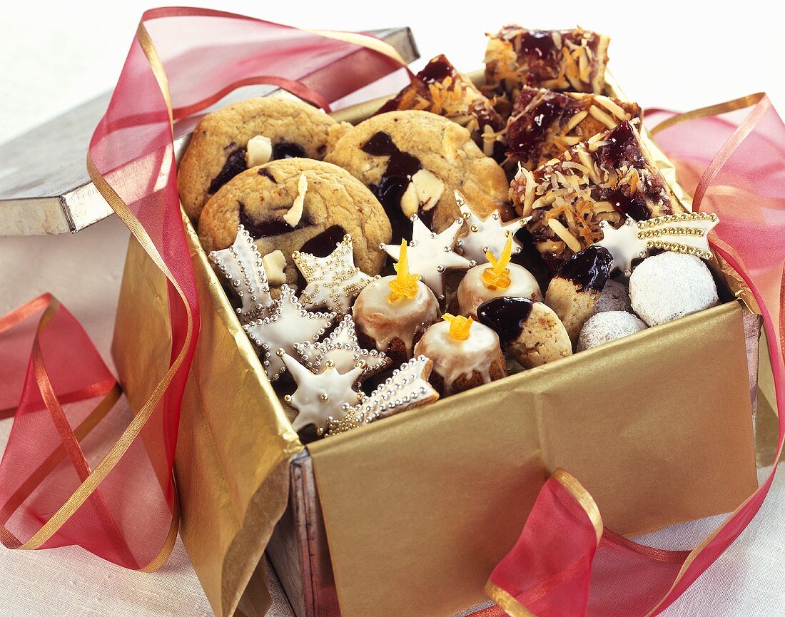 Christmas Cookies in a Box with Ribbon