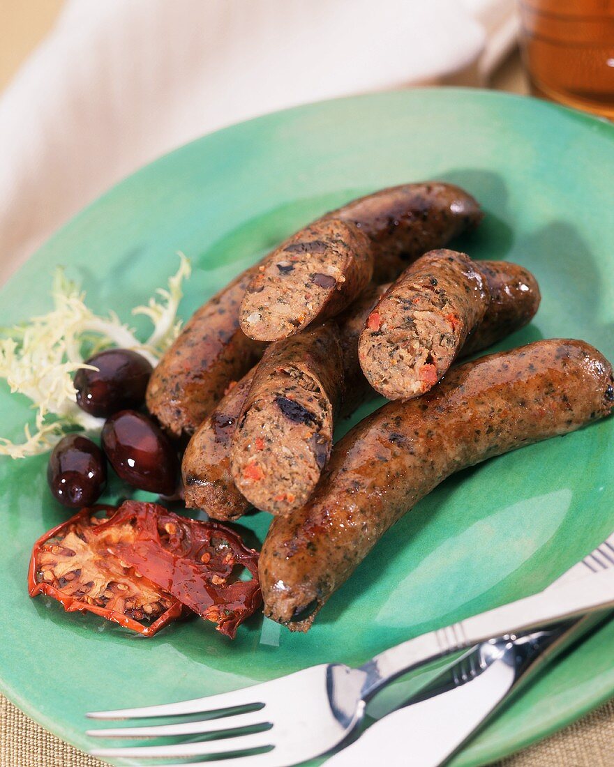 Mediterrane Würstchen aus Hühnerfleisch