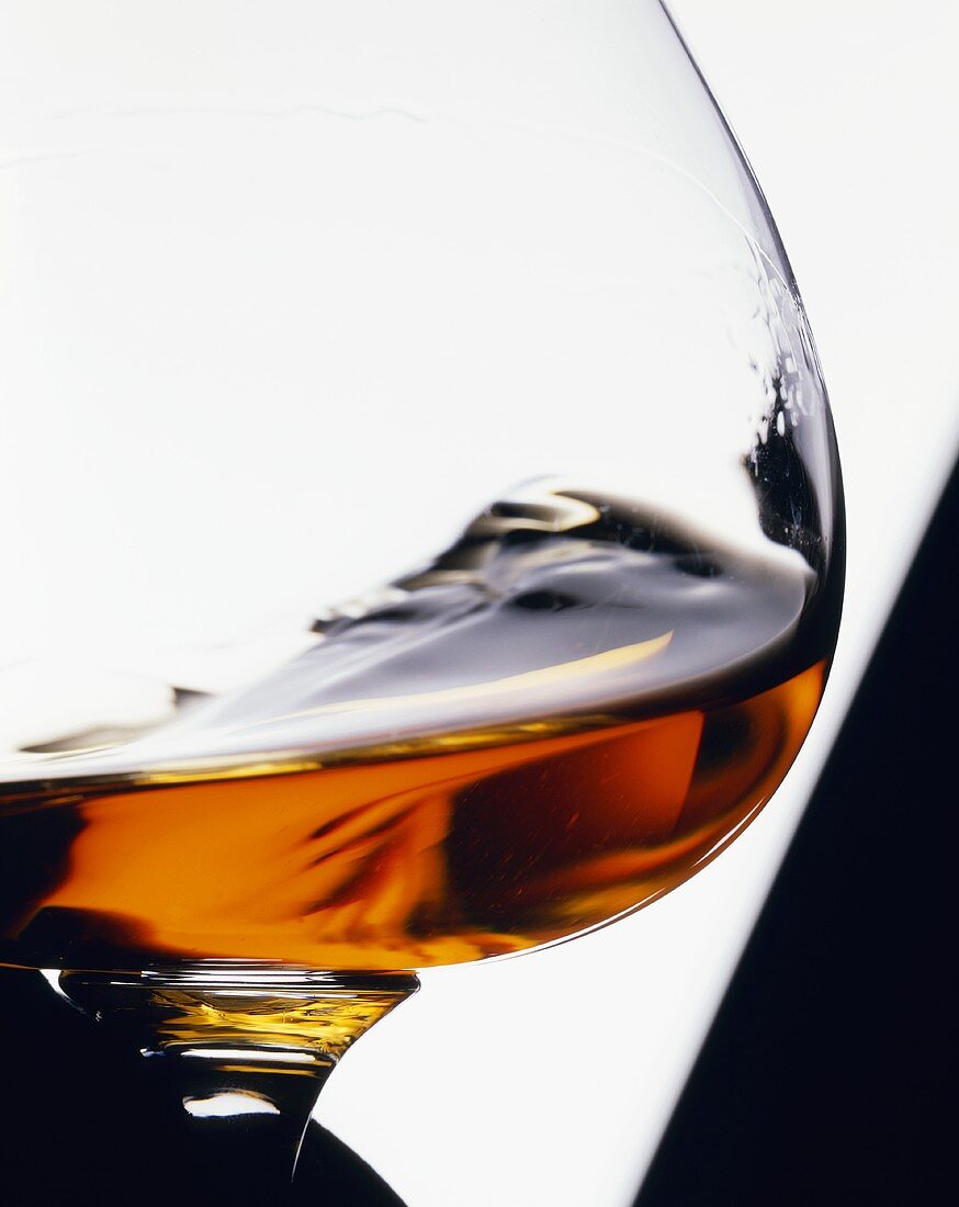 Ein Glas Cognac (Nahaufnahme, Ausschnitt)
