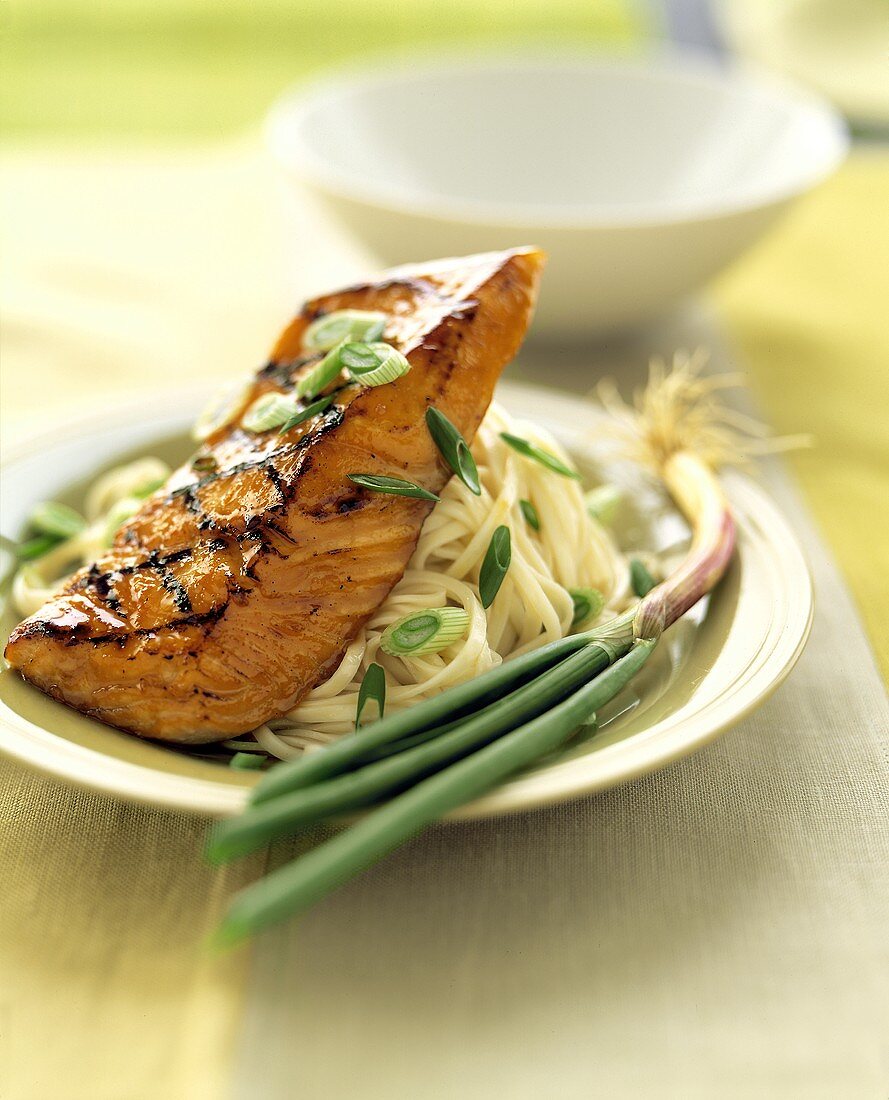 Grilled Salmon over Linguini with Sliced Scallions