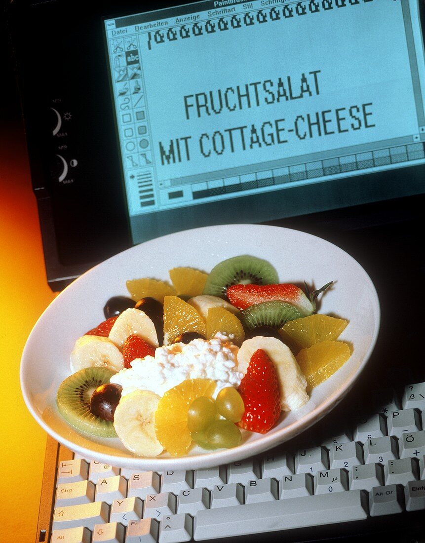 Fruchtsalat mit Hüttenkäse