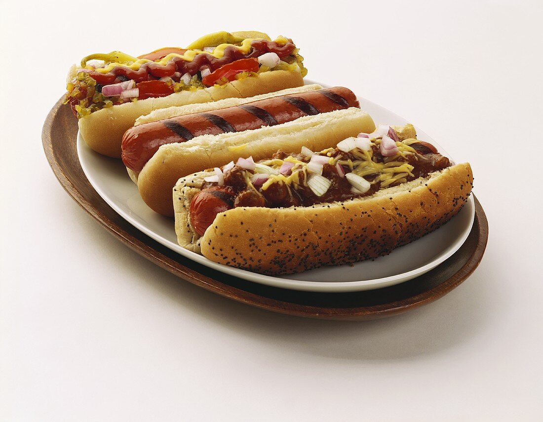Drei verschiedene Hot Dogs