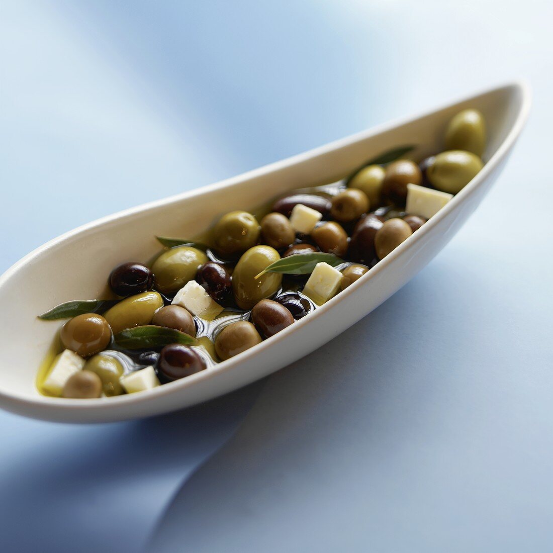 Marinierte Oliven mit Käse
