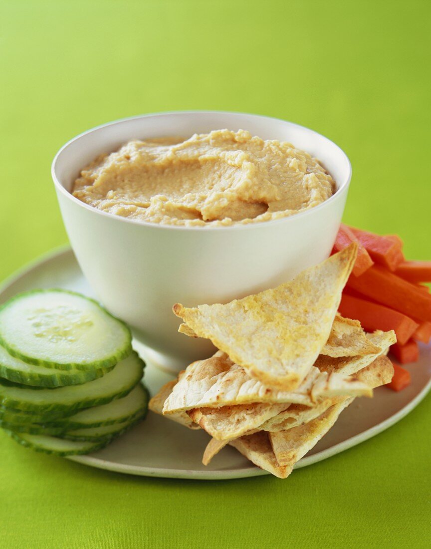 Hummus with Pita Triangles, Cucumber Slices and Carrots