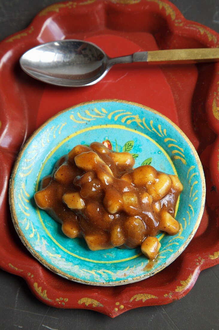 Imli Ki Meethi Chutney, Tamarind Chutney with Bananas and Golden Raisins