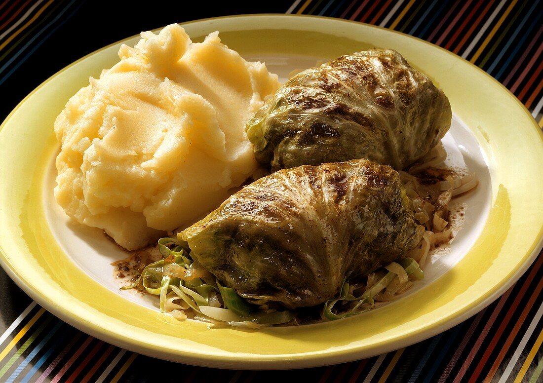 Stuffed Cabbages with Mashed Potatoes