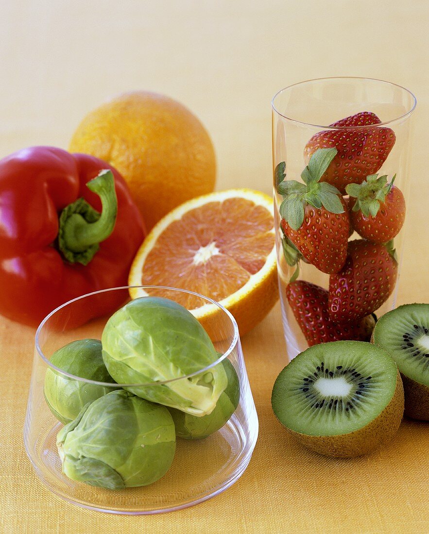 Obst und Gemüse, reich an Vitamin E und C