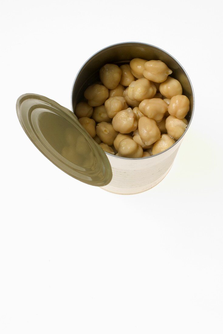 An opened tin of chick-peas
