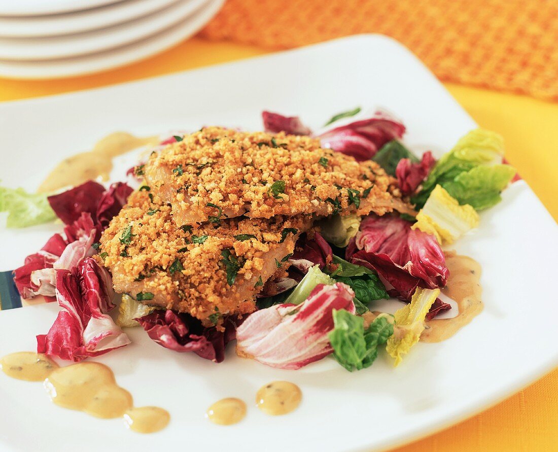 Gegrillte Forelle mit Meerrettichkruste auf Salat