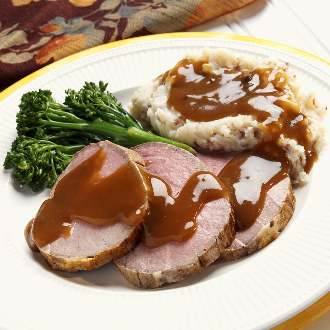 Roast beef with mashed potato and gravy