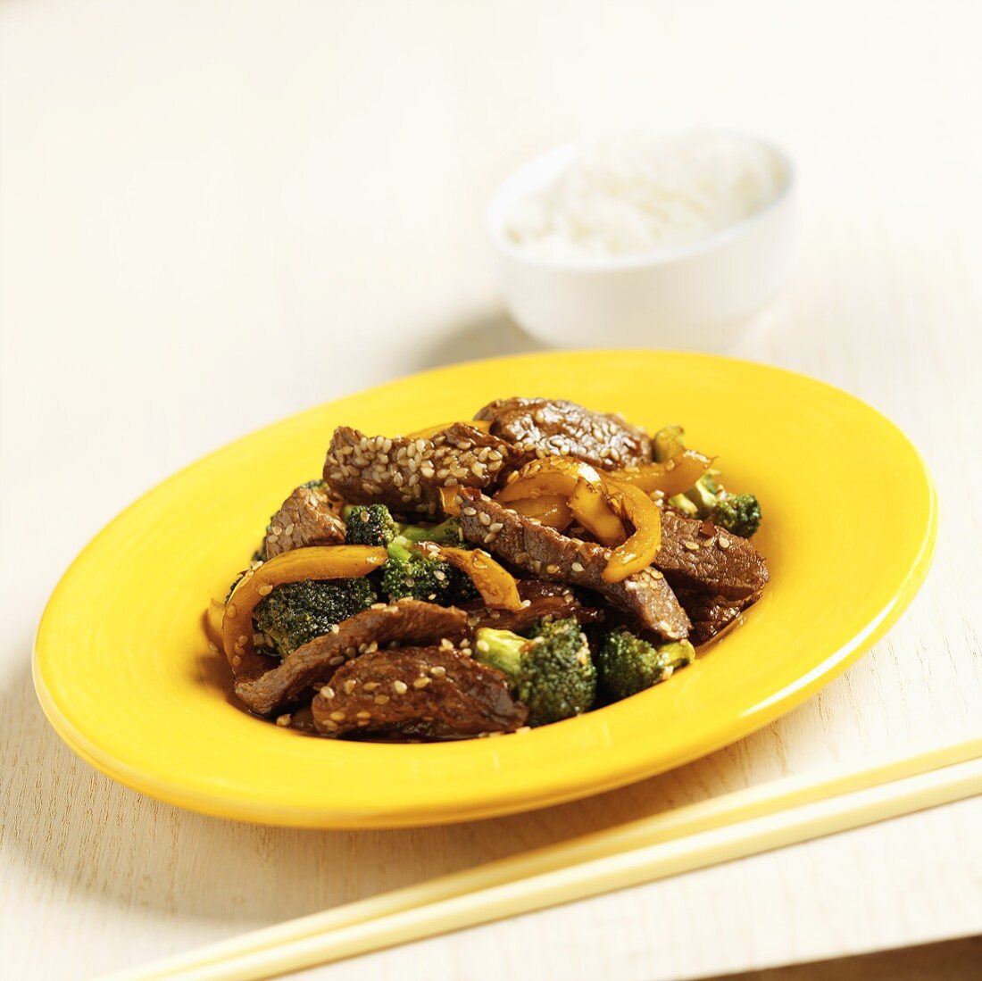 Sesame Beef with Broccoli and Yellow Bell Pepper