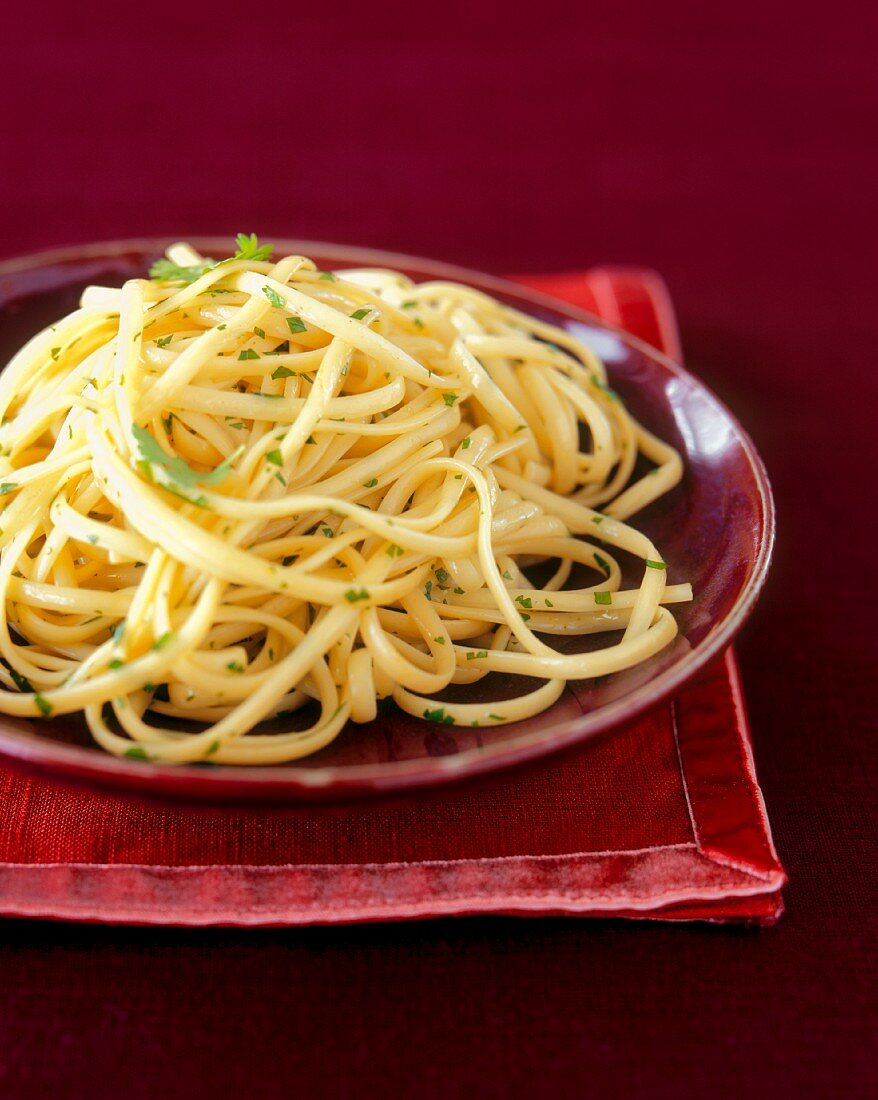 Spaghetti mit Olivenöl und Koriandergrün