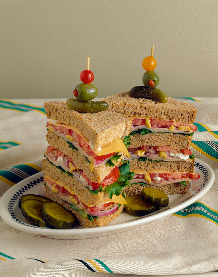 Clubsandwich mit Pute auf Spiesschen