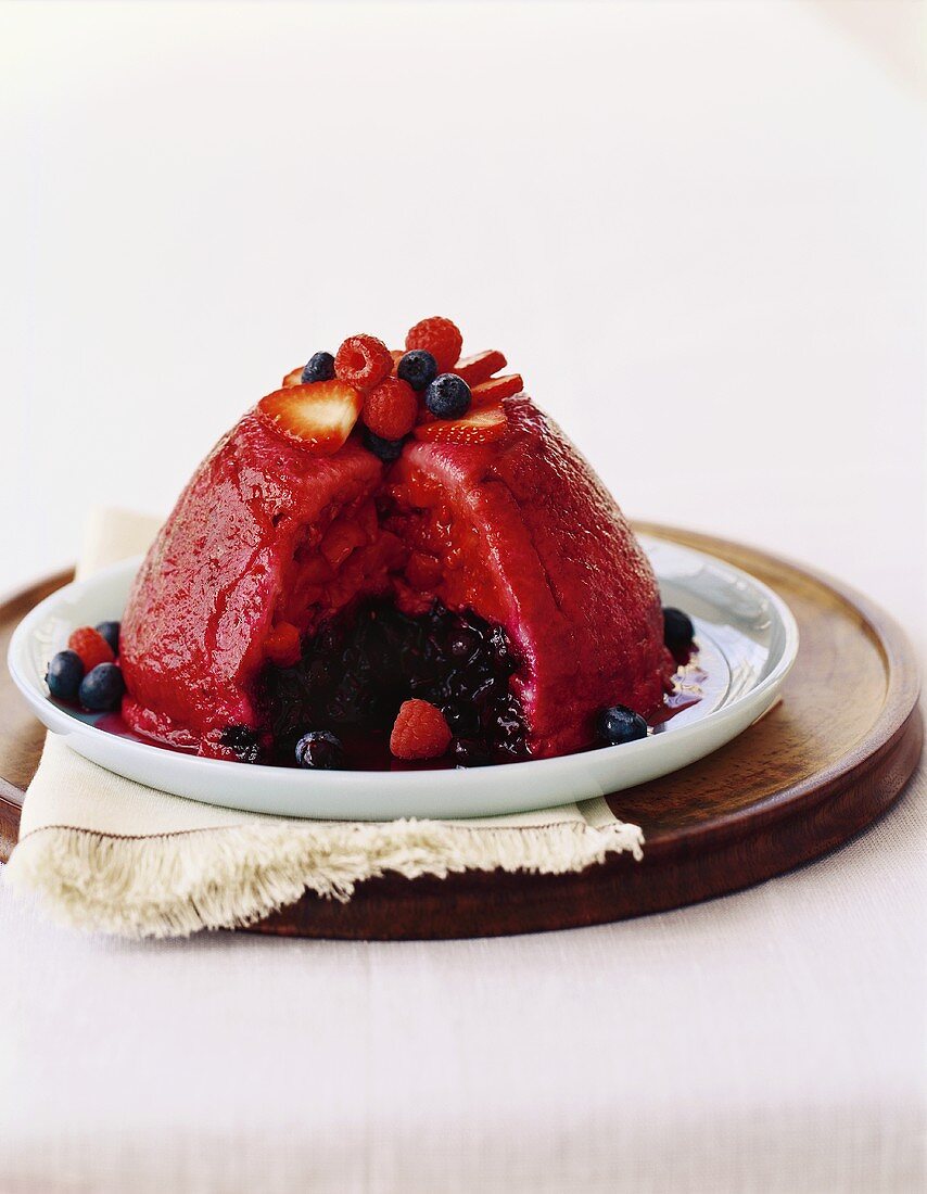 Summer Pudding mit Beeren (England)