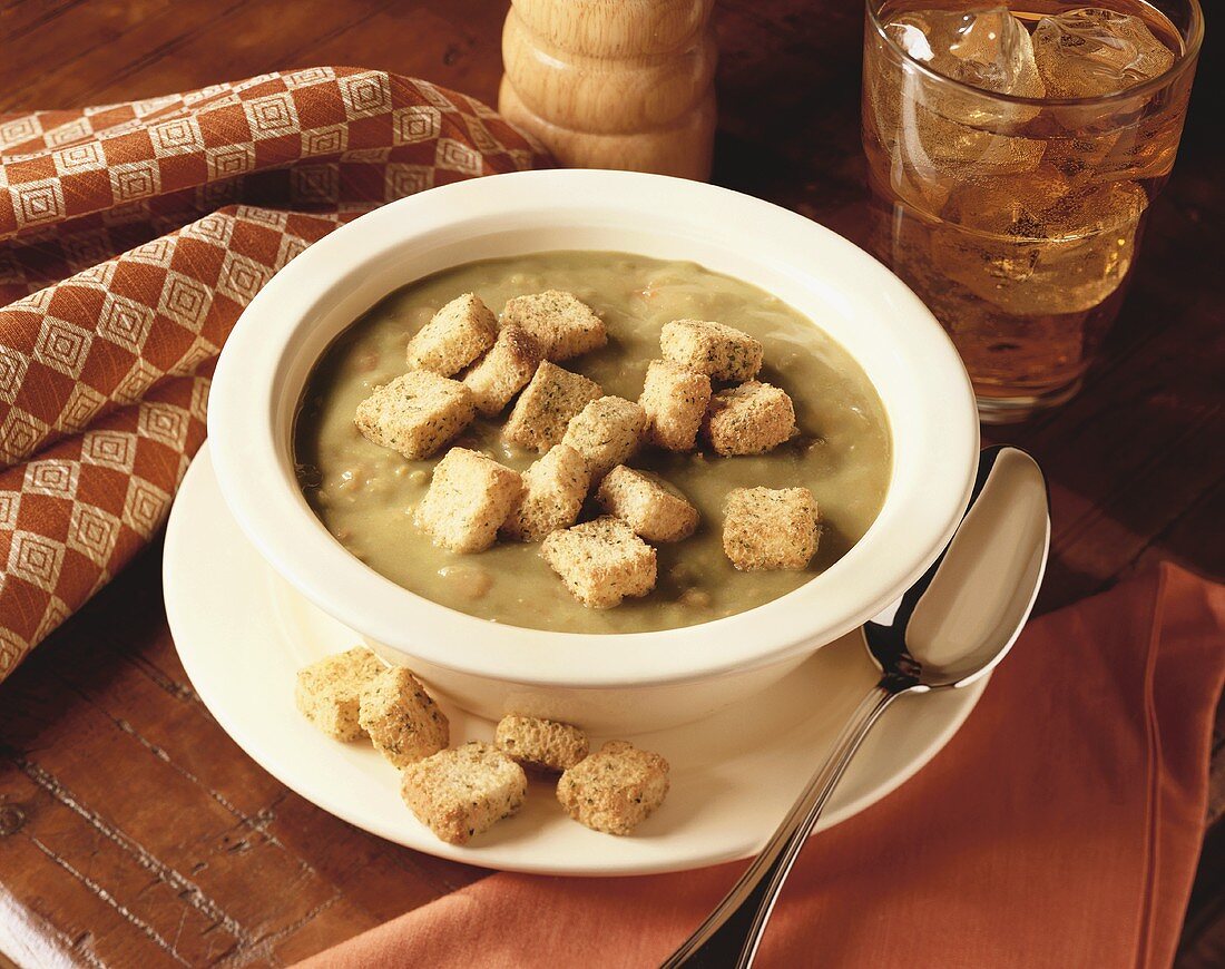 Split pea soup with croutons