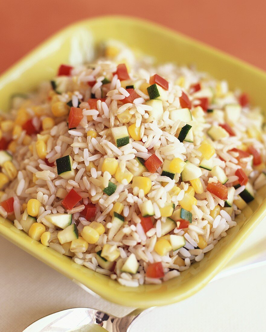 Rice salad with courgettes and sweetcorn