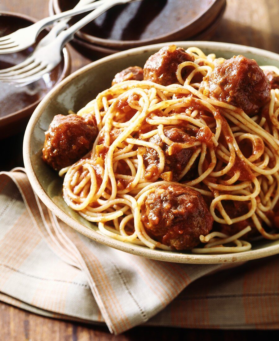 Spaghetti with meatballs and tomato sauce