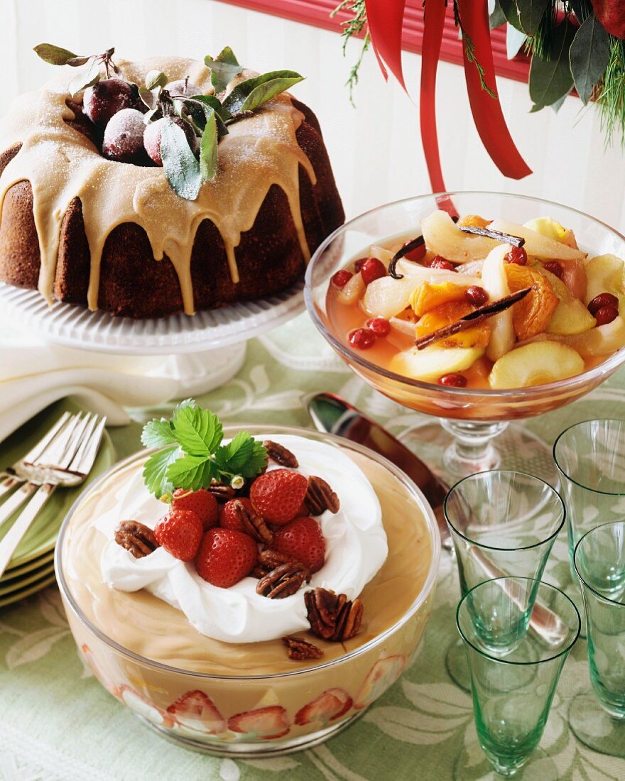Christmas desserts (buffet): fruit compote, ring cake, trifle