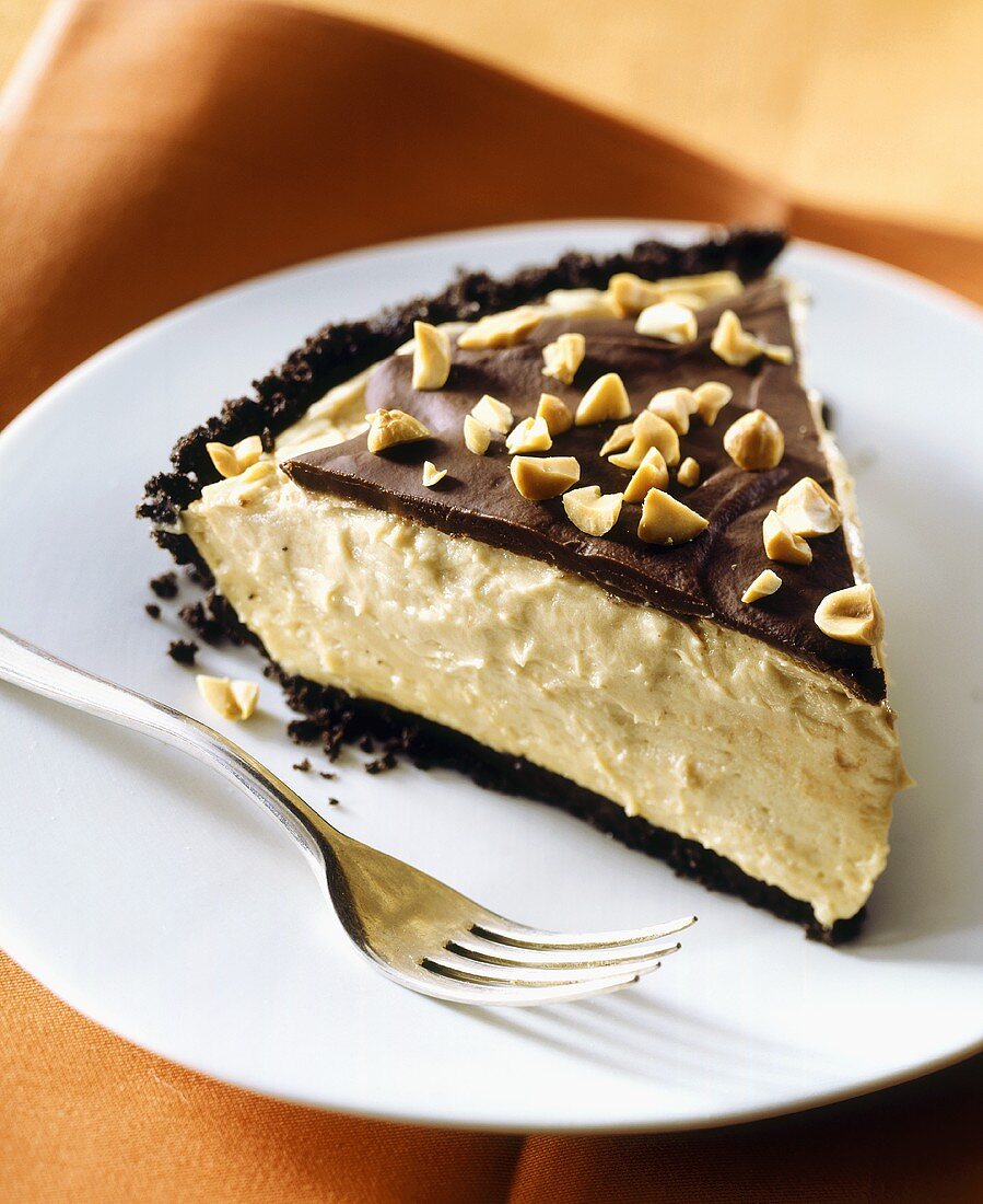 Ein Stück Chocolate Peanut Butter Mousse Pie (USA)