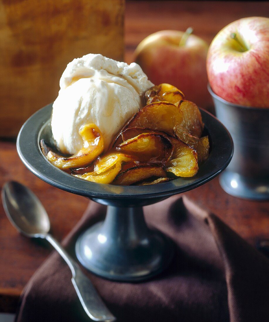 Vanilla ice cream with caramelised apples