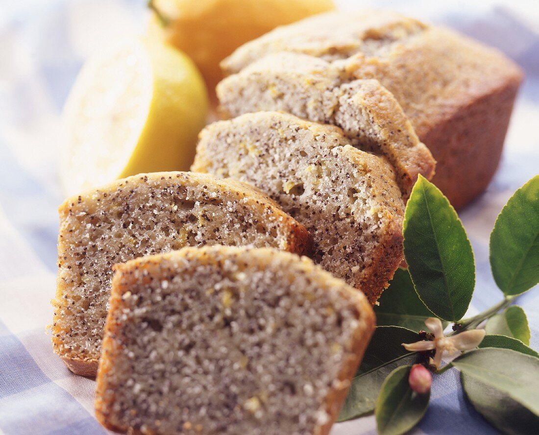 Mohnbrot, angeschnitten