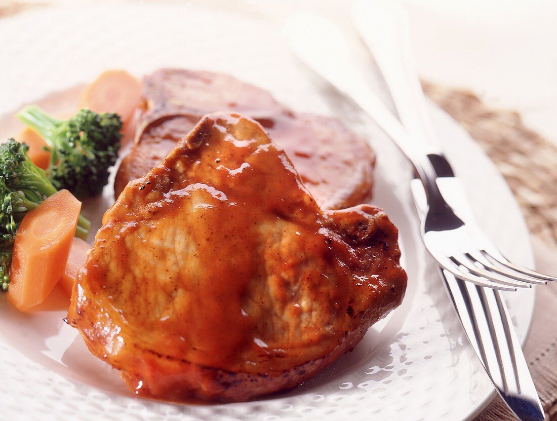 Glazed Pork Dinner with Broccoli and Carrots