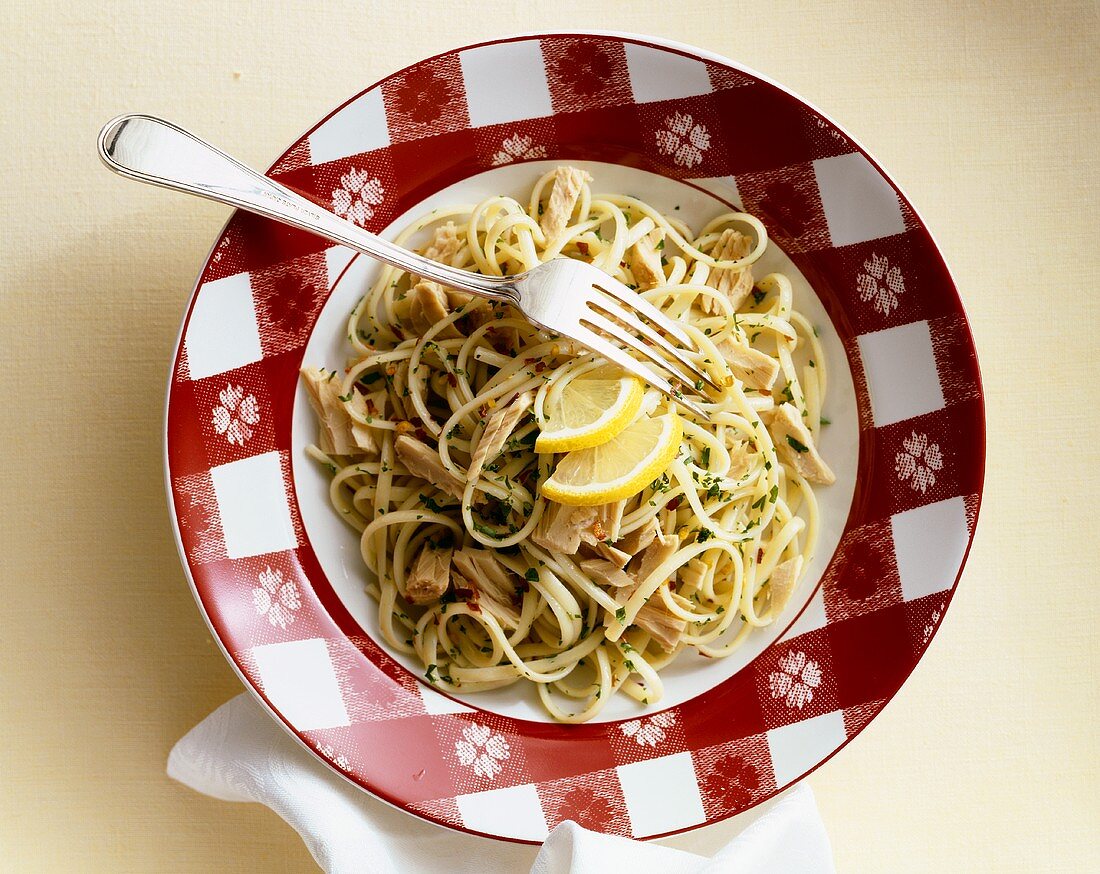 Linguini pasta with tuna