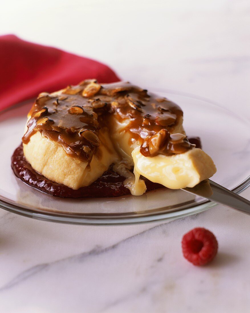 Baked Brie with raspberries and caramelised almonds