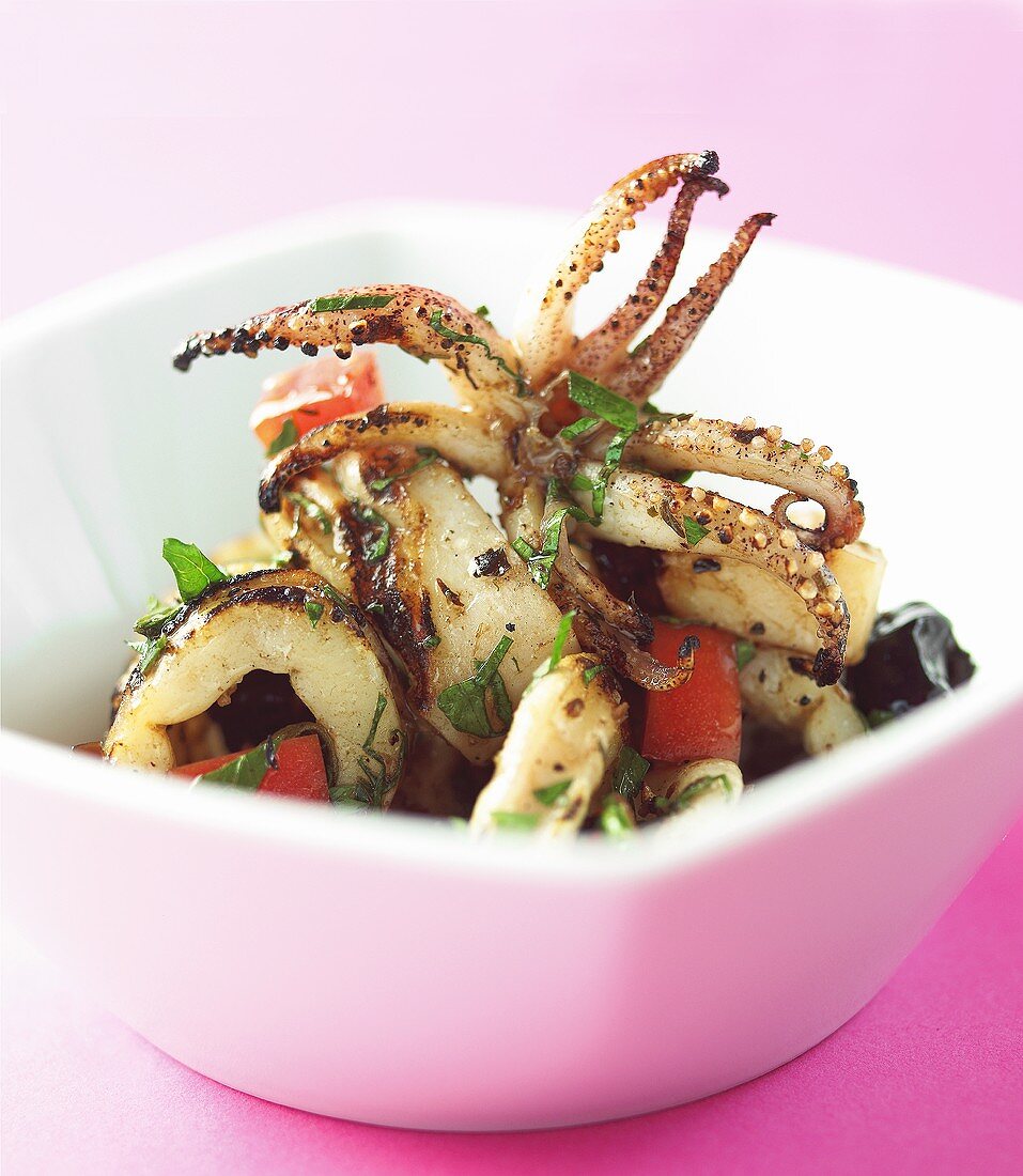 Calamari alla griglia (grilled squid with tomatoes)