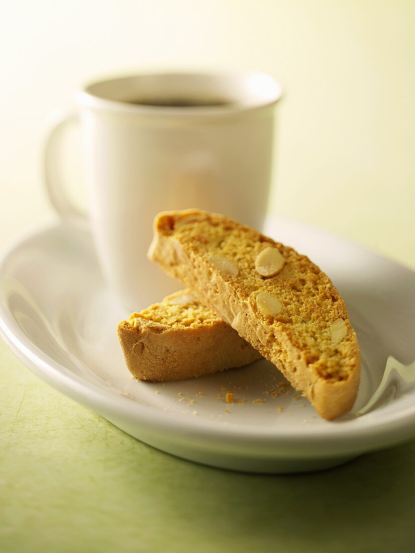 Cantucci e caffè (Almond biscotti with coffee, Italy)