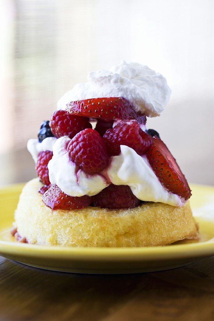 Berry Shortcake mit Sahne