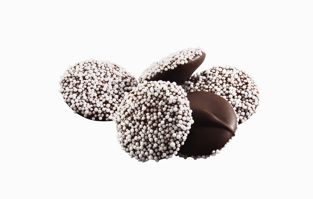 Nonpareilles (Schokoladendragees mit Zuckerperlen)