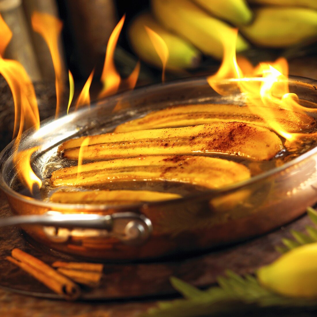 Bananas Foster (flambierte Bananen) mit Zimt