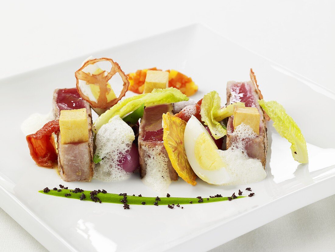 Thunfisch mit Ei, Gemüse & Sherry-Schaumsauce