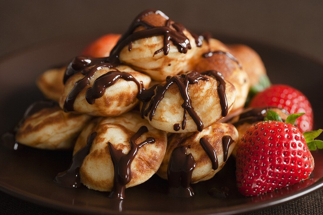 Mini Pancakes with Chocolate Sauce Drizzles; Fresh Strawberries