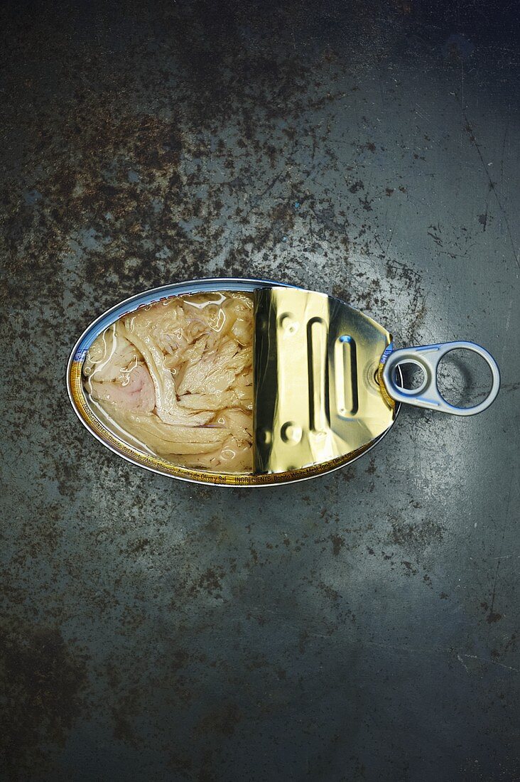 Open Tin of Bonito Tuna Packed in Oil; Pull Top
