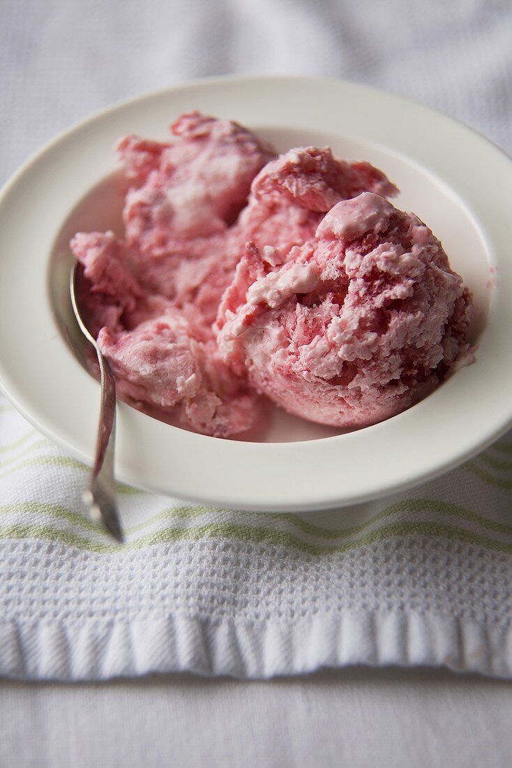 Himbeer-Joghurt-Eis