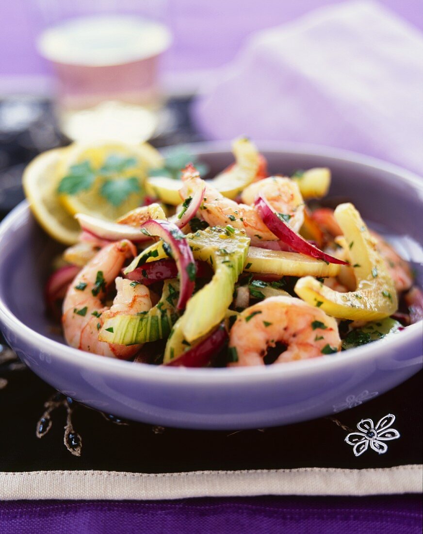 Prawns with fennel and red onions