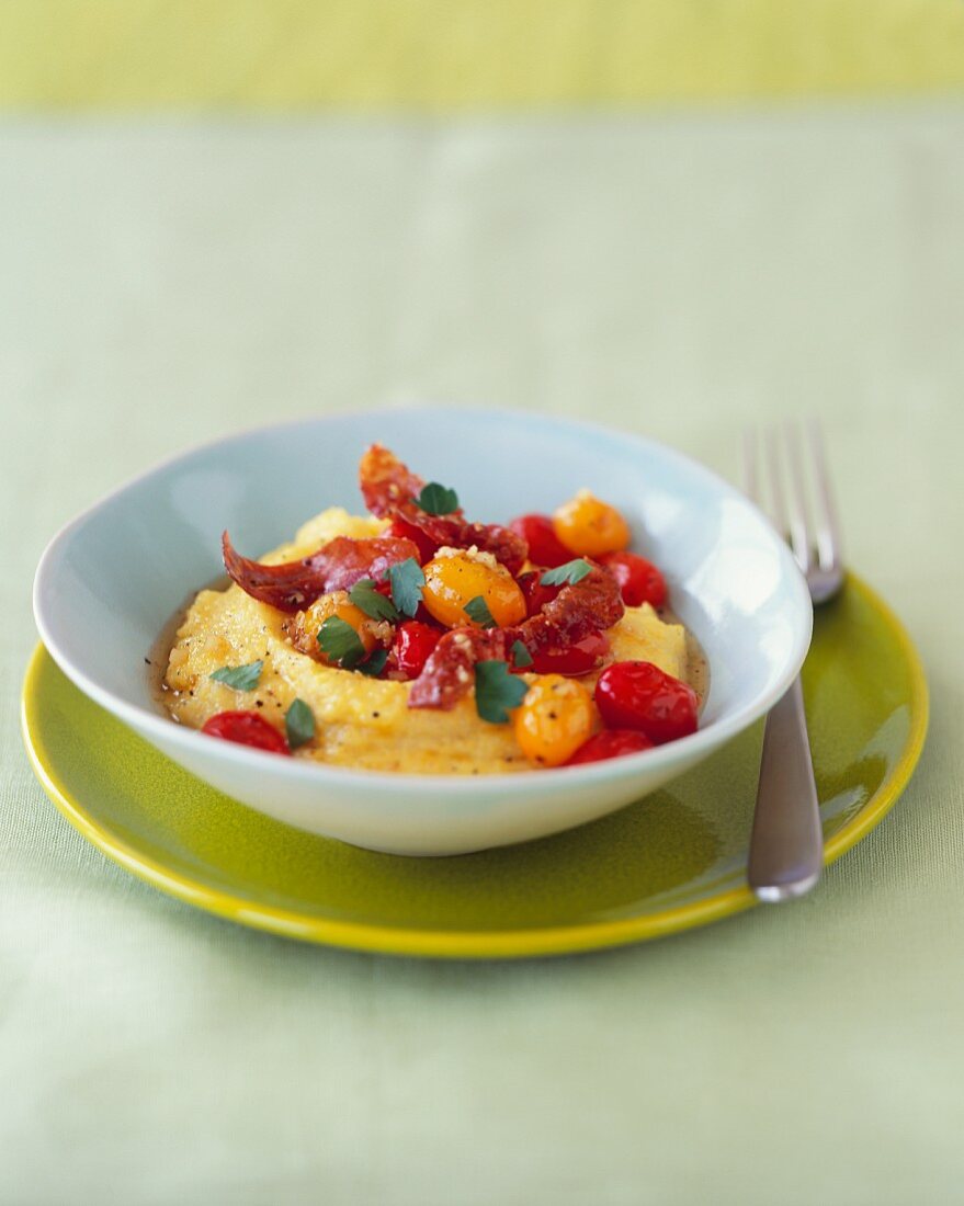 Parmesan Polenta mit Tomaten