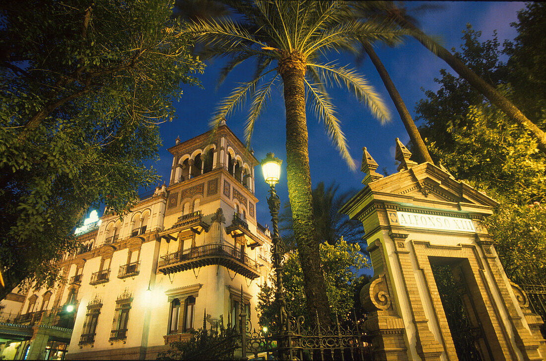 Hotel Alfonso III bei Nacht, Sevilla, Andalusien, Spanien, Europa
