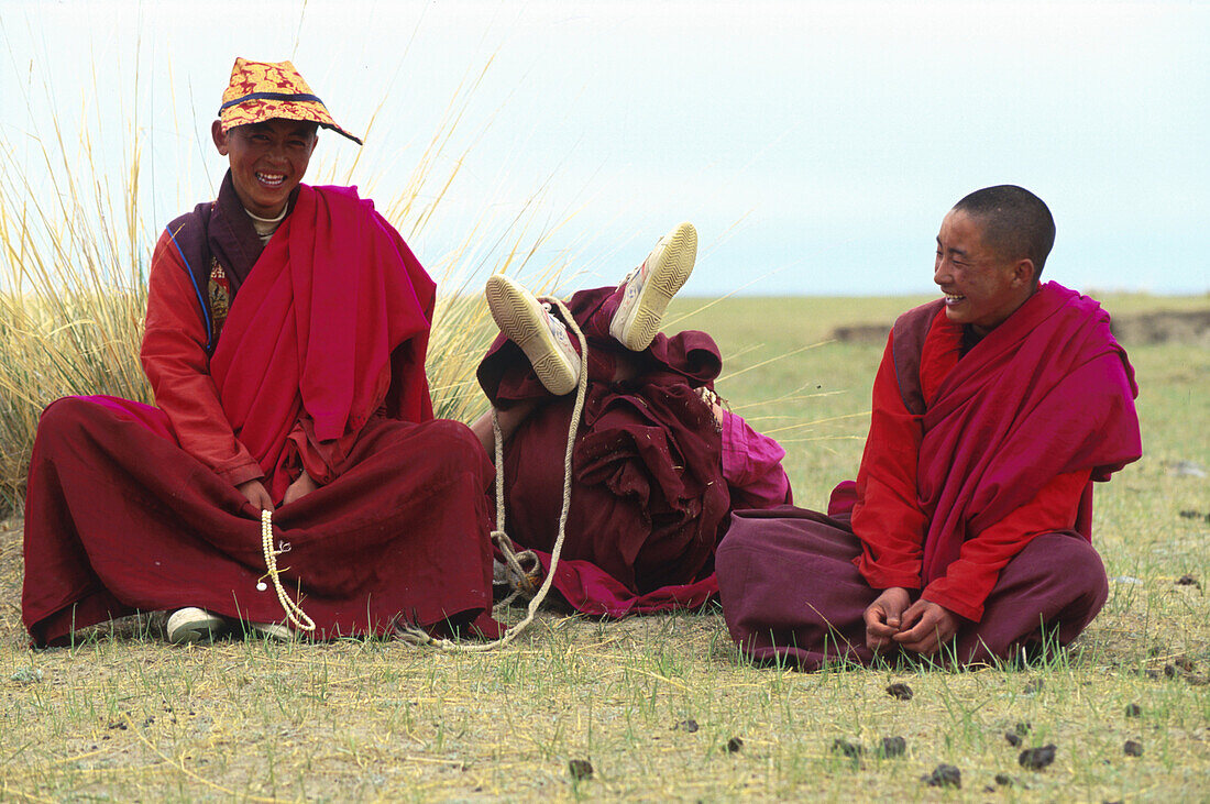 Laughing tibetan monks, Qinghai, China, Asia
