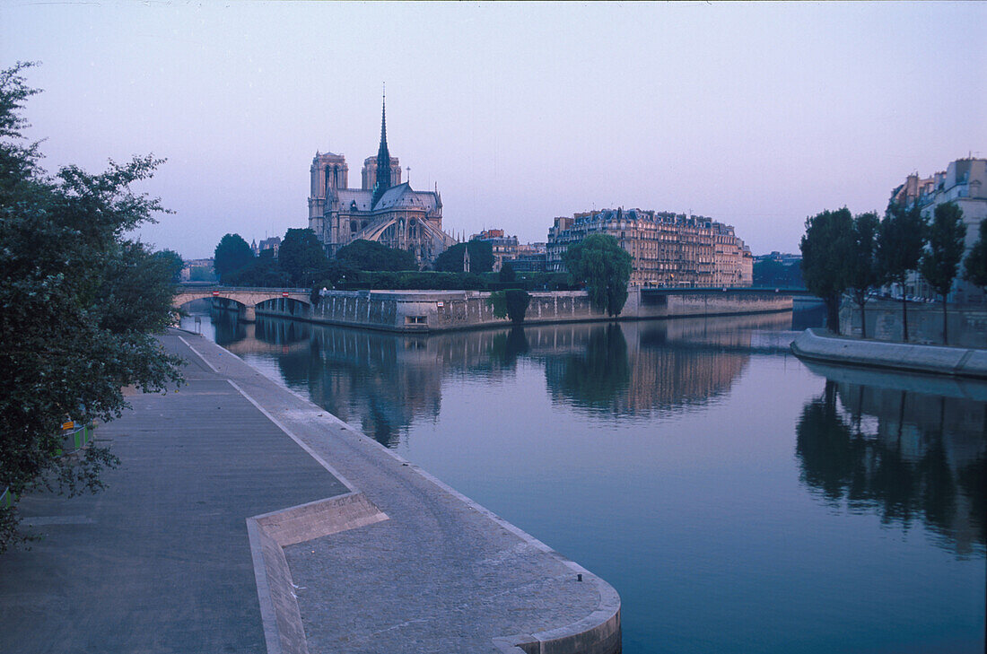 Notre Dame, Ile de la Cité Seine, Paris, Frankreich