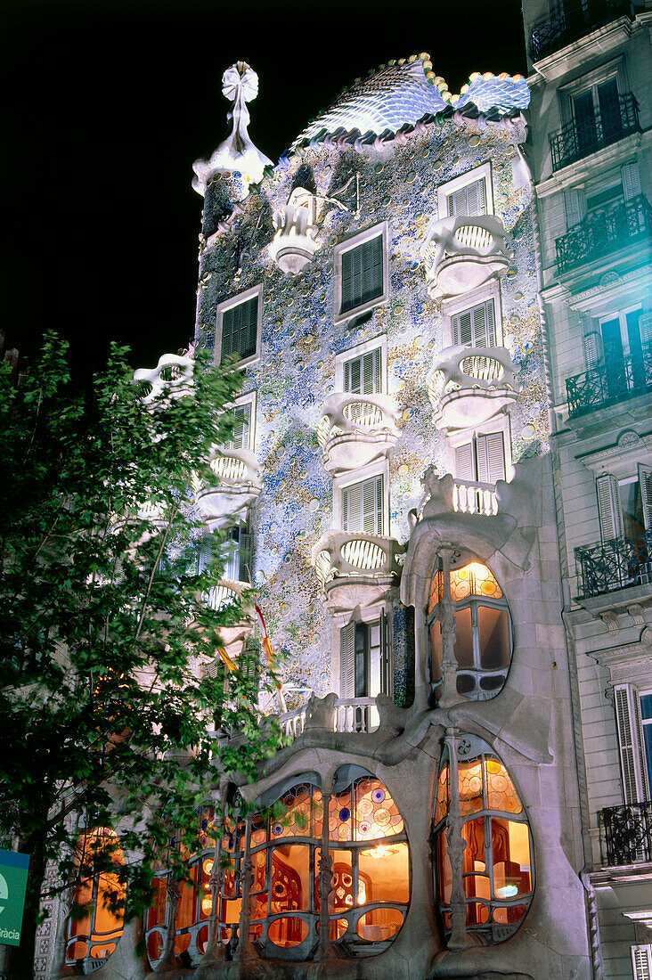 Casa Batllo, Modernism, Antonio Gaudi, Passeig de Gracia, Eixample, Barcelona, Spain