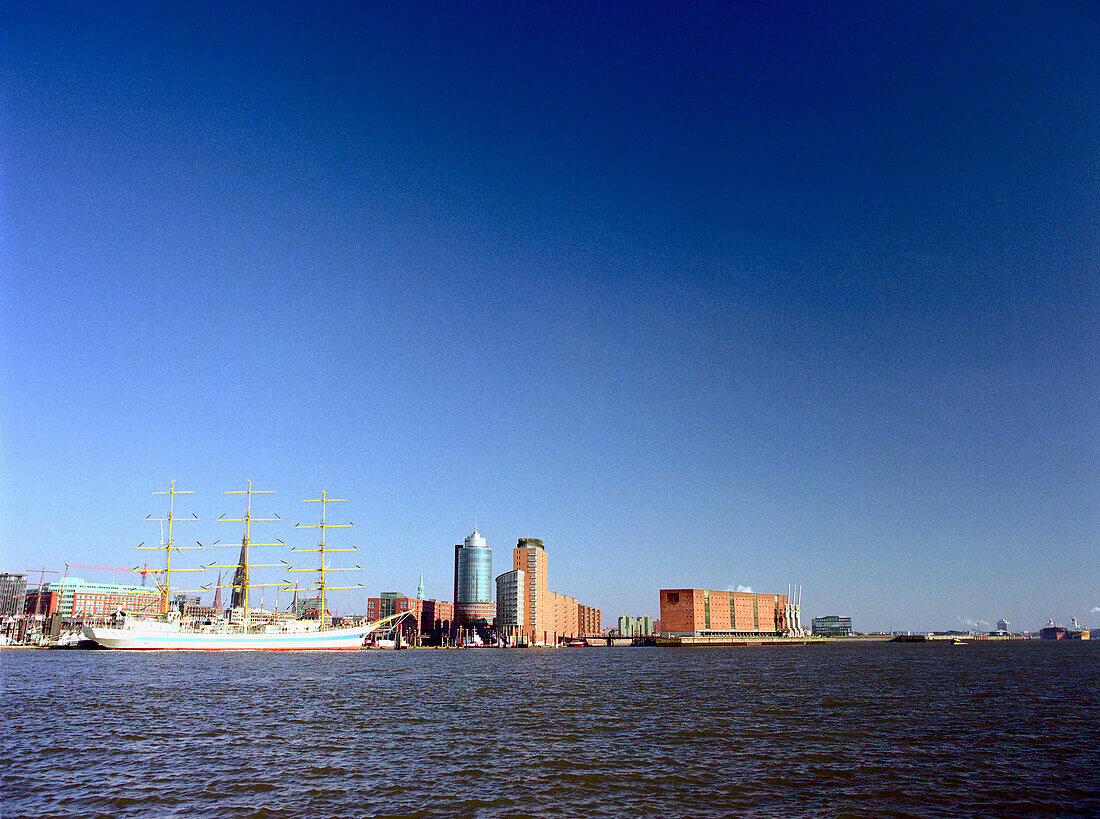 Sailer, Kehrwiederspitze, Hanseatic Trade Center, Harbour City, Hamburg, Germany