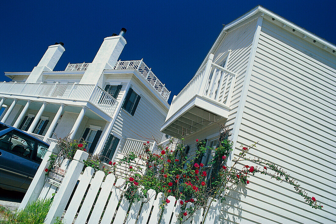 Summer residences, Santa Rosa Island … – License image – 70001112 ❘  lookphotos