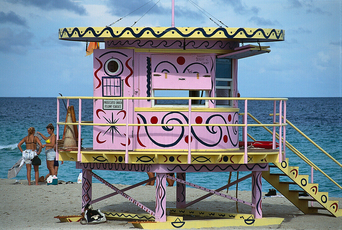 Lifeguard hut on the beach, Miami, Florida, USA, America