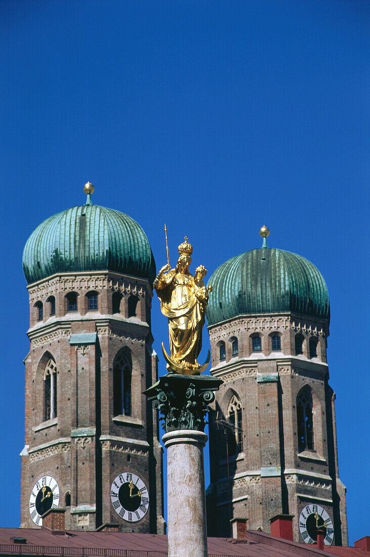 Mariensaeule in front of the Church of Our Lady, Munich