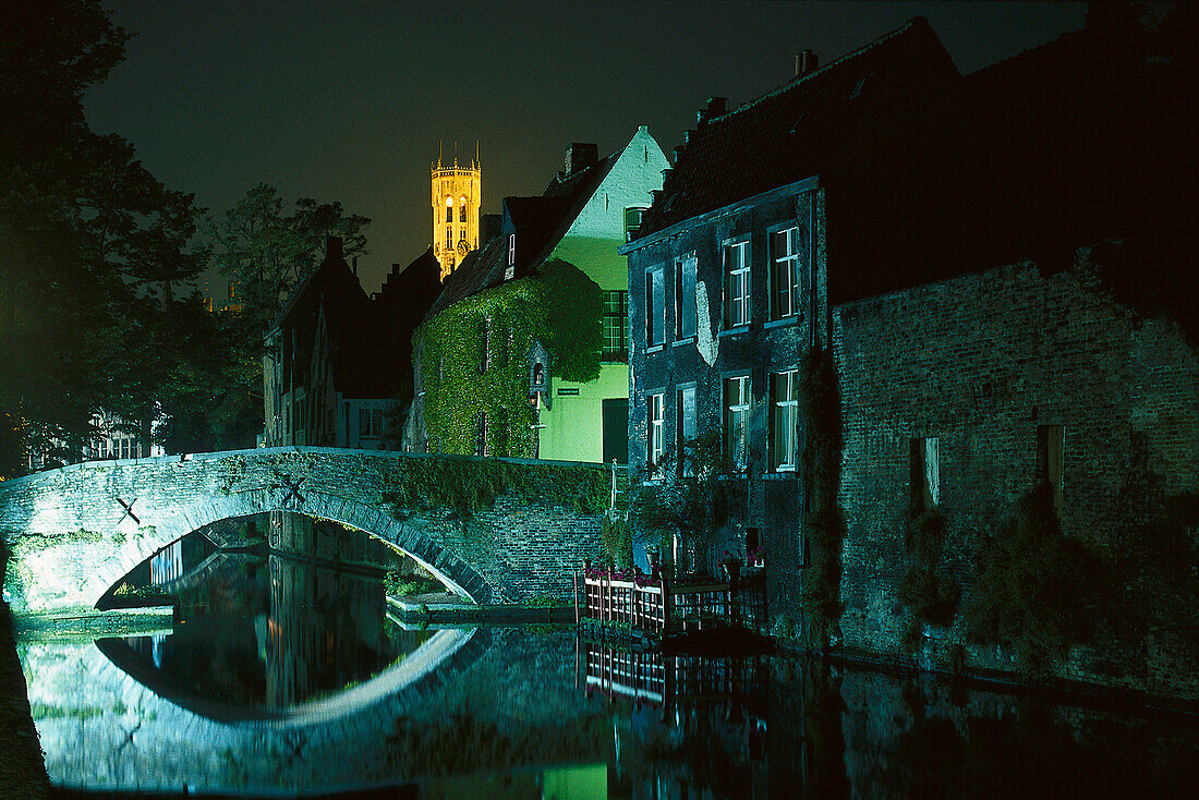 Bridge over gracht at night, Groene Rei, Bruges, West Flanders, Belgium, Europe