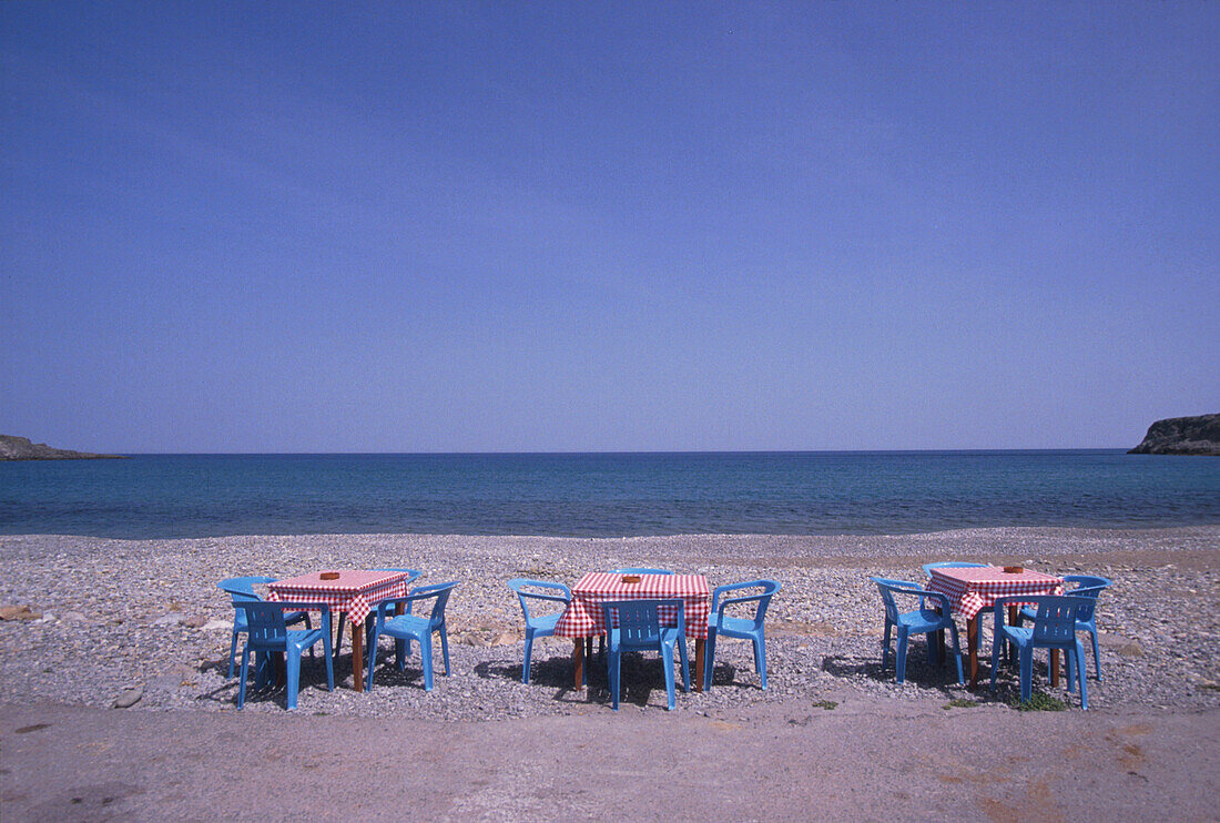 Strandkneipe mit Meerblick, Kato Sakros, Kreta, Griechenland